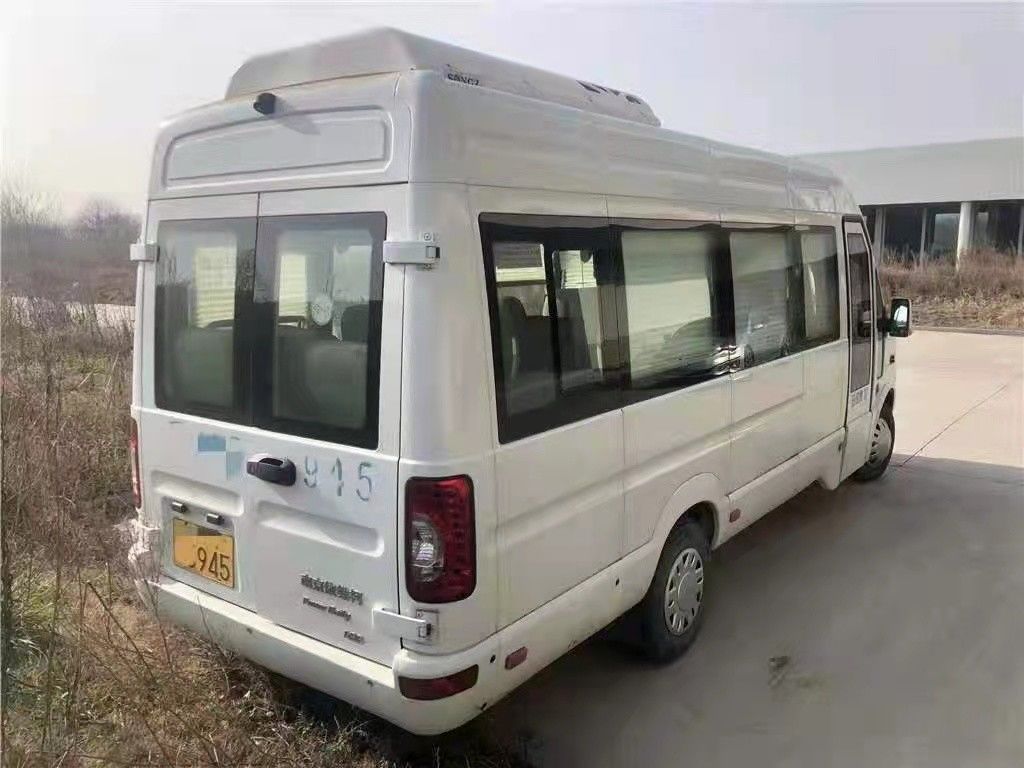 Wit Iveco-Gebruikt Merk en Nieuwe Minibus 15 Zetels129hp Diesel 2016-2017 Jaar