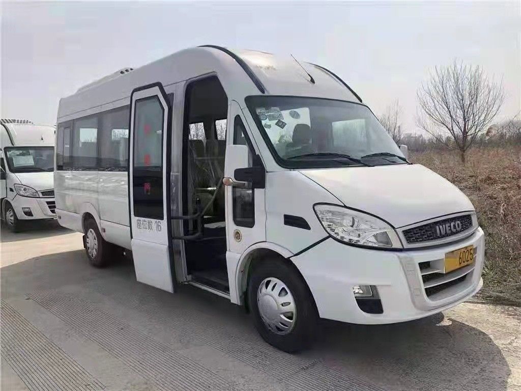 Wit Iveco-Gebruikt Merk en Nieuwe Minibus 15 Zetels129hp Diesel 2016-2017 Jaar