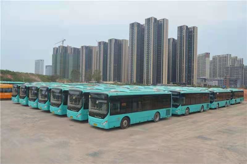 De gebruikte Gebruikte Zetels van Zhongtong LCK6950 27/62 van de Stadsbus trainen de Euro IV Qijiang Versnellingsbak van Bus 164kw