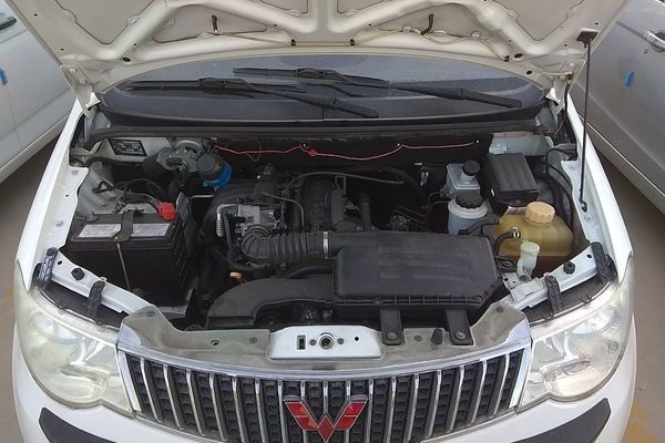 2014 Jaarwuling Gebruikte Auto 7 de Brandstoflhd Aandrijving van Zetelsmini bus used cars gasoline