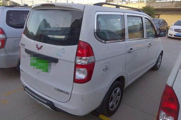 2014 Jaarwuling Gebruikte Auto 7 de Brandstoflhd Aandrijving van Zetelsmini bus used cars gasoline