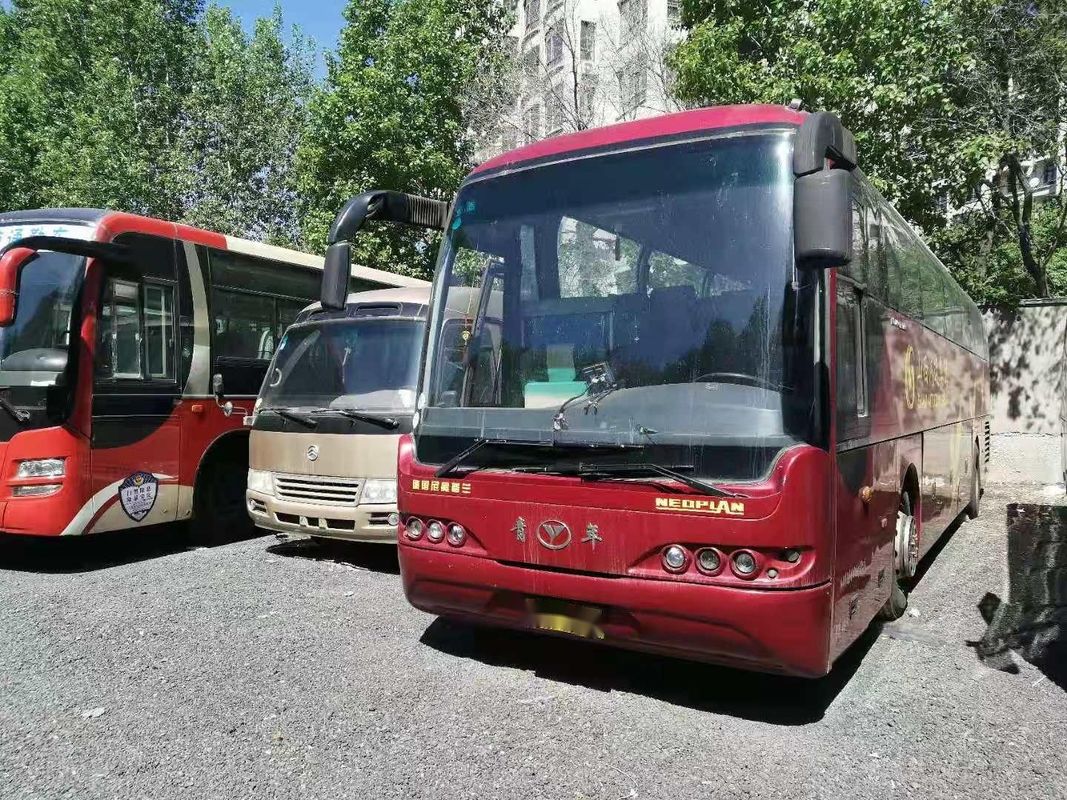 De gebruikte Youngman-het Luchtkussen Dubbele Deuren van Busneoplan Chassis 48seats verlieten Leiding Achtermotor Gebruikte Passagiersbus