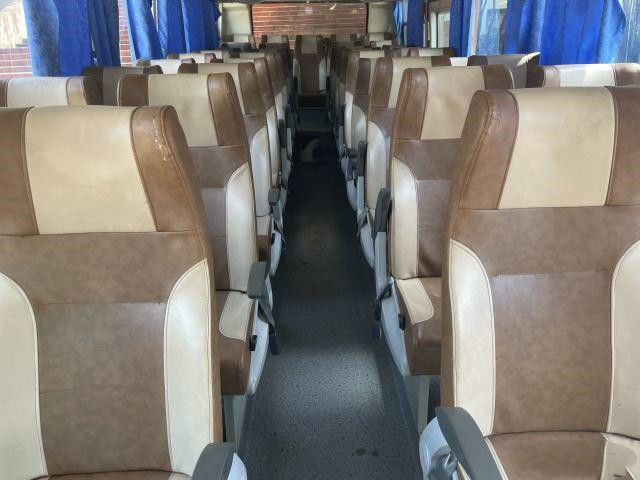 Gebruikte Sunlong-Bus SLK6873 39 van het Staalchassis van de Zetels 2016 de Achterdieselmotor Gebruikte Bus Bus van Yuchai 162kw voor Afrika