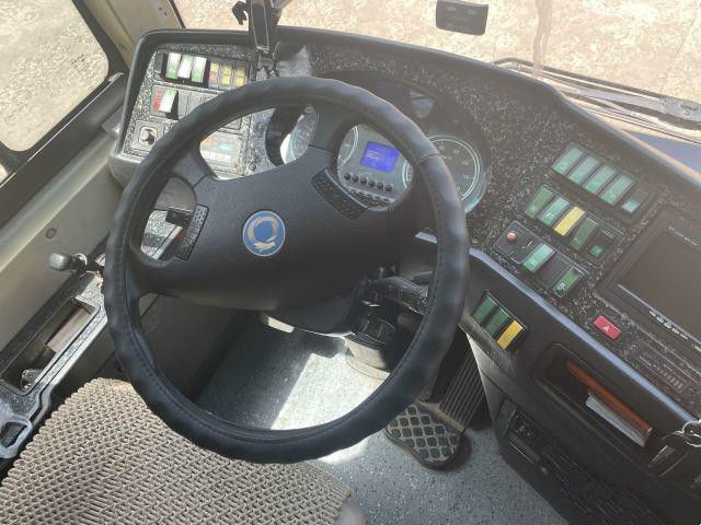 Gebruikte Sunlong-Bus SLK6873 39 van het Staalchassis van de Zetels 2016 de Achterdieselmotor Gebruikte Bus Bus van Yuchai 162kw voor Afrika