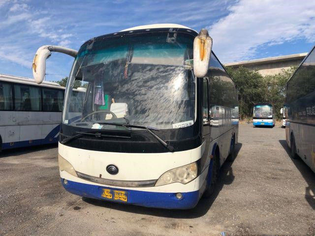 De gebruikte Zetels van BusBus ZK6908 38 Verlaten Leiding Yuchai Achtermotor de Euro III Bus van Staalchassis Gebruikte Yutong
