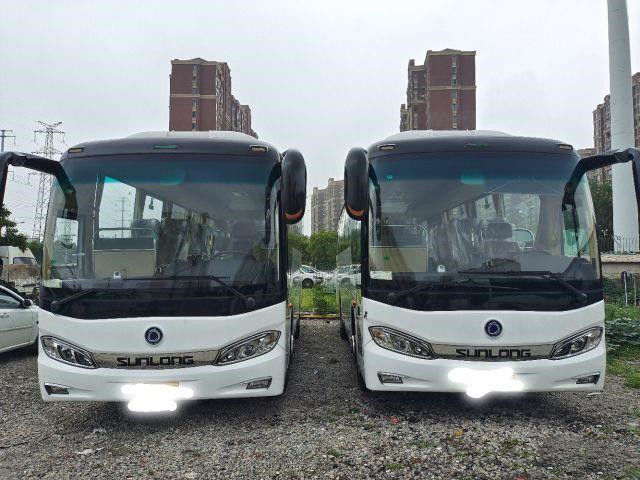 38Seats nieuwe van het het Merkslk6903 Luchtkussen van Sunlong van de Reisbus Chassis 2020 van de Busbus low kilometer Yuchai van Euro6 de Nieuwe Achtermotor