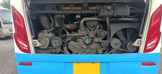 De gebruikte Reisbus voor Afrika gebruikte de Gouden van het Luchtkussenchassis van Dragon Bus Yuchai Rear Engine 233kw 53seats Euro IV Lage Kilometer