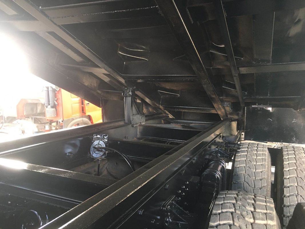Gebruikte Zware Vrachtwagen 340 Paardekracht 6X4 5.6m Kipwagenvrachtwagen SX3255DR384 van Shacman F3000