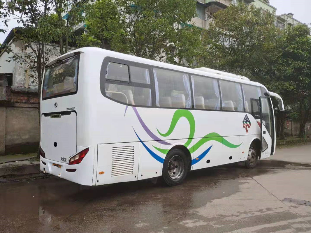 De gebruikte Kinglong-Chassis van het Busxmq6859 35Seats Staal gebruikten van de de Enige Deur Achtermotor van de Reisbus Euro III