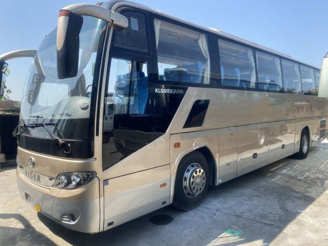 De gebruikte Chassis van het de Motorluchtkussen van Busbus higer brand KLQ6115 51seats Weichai Achter verdubbelen Deuren Verlaten Leiding