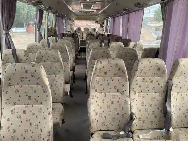 Van de de Tweede Handbus 54seats van het Yutongmerk de Deuren van Diesel de Dubbele Achterbus van de Passagiersyutong Motoryuchai Euro IV Gebruikte