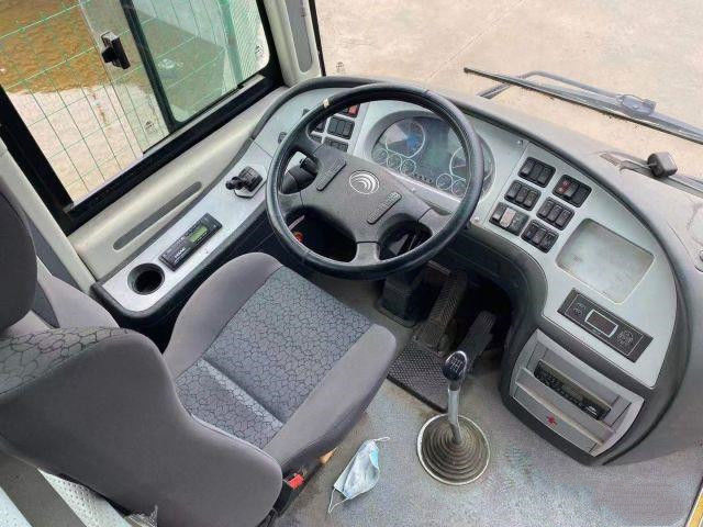 Van de de Tweede Handbus 54seats van het Yutongmerk de Deuren van Diesel de Dubbele Achterbus van de Passagiersyutong Motoryuchai Euro IV Gebruikte
