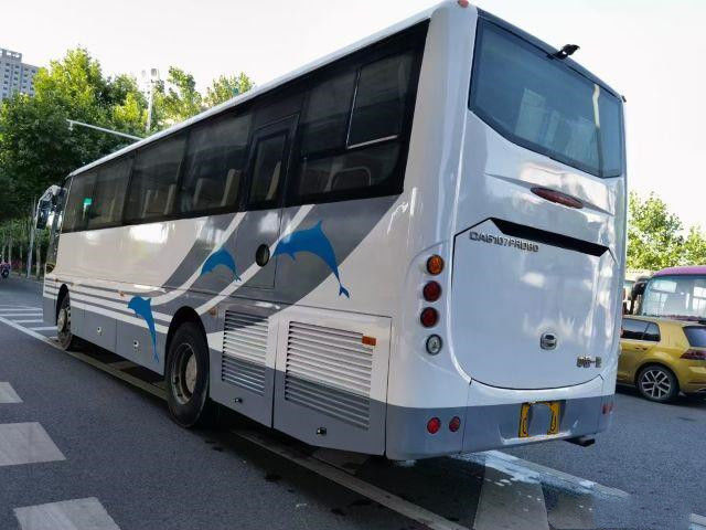 De de Gebruikte Fawbus & Bus AC6107 trainen Bus 46 de Lage Hoge Kilometer van de Zetelsca6 Motor 162kw - kwaliteit