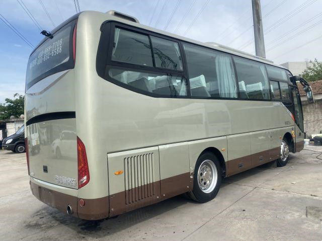 Gebruikte van het het Merk35seats Luchtkussen van Zhongtong van de Reisbus van de Chassisyuchai van de Motor Nieuwe Zetels Achter Grote de Capaciteitsbus 2+2layout