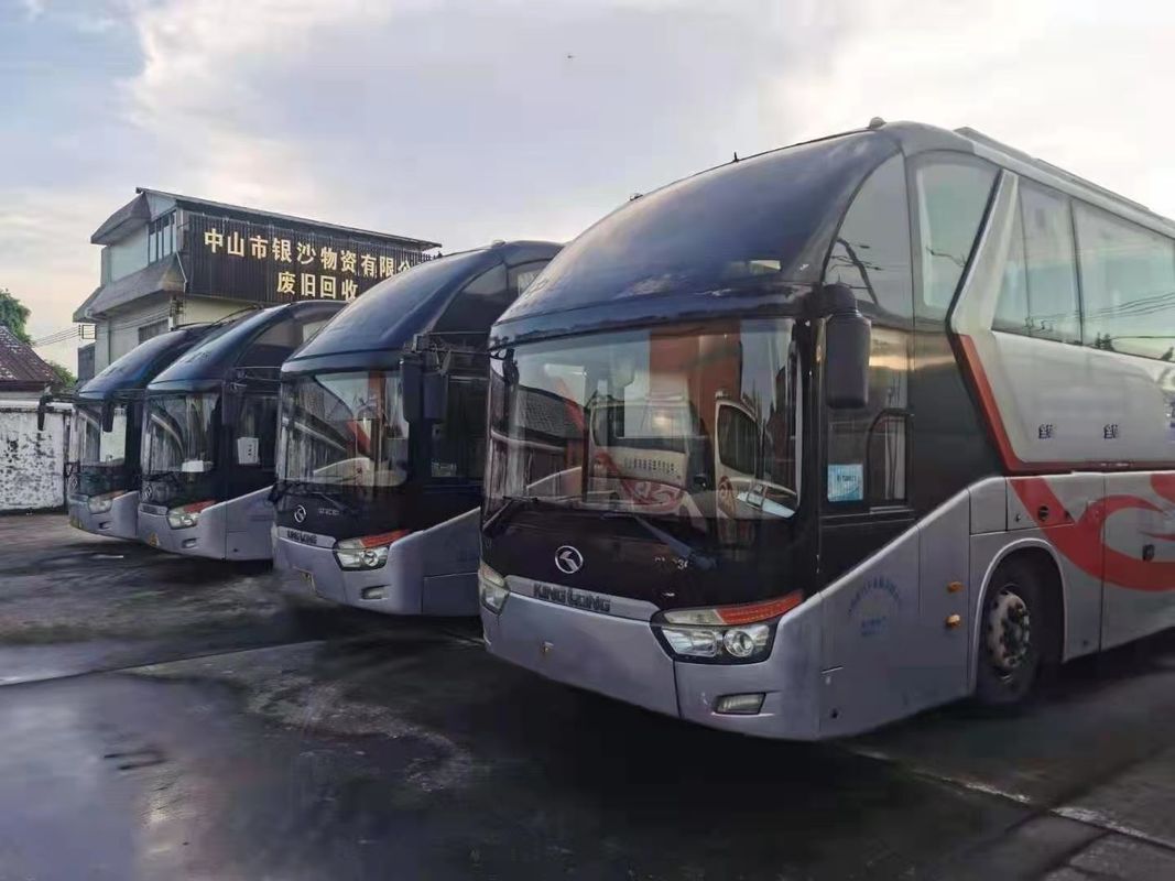 Gebruikte Kinglong-Bus 55 Zetels verdubbelt de Windscherm Gebruikte Chassis van het de Kilometerluchtkussen van de Reisbus Lage