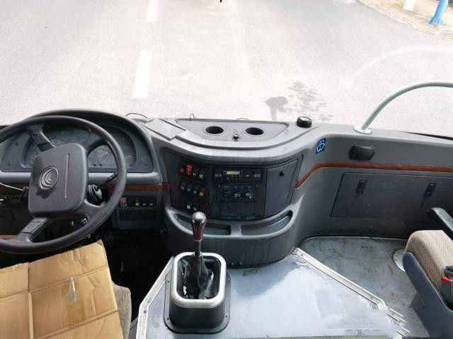 Gebruikte Yutong Mini Bus ZK6752D Yuchai Front Engine Good Passenger Coach 30 Zetels 103kw