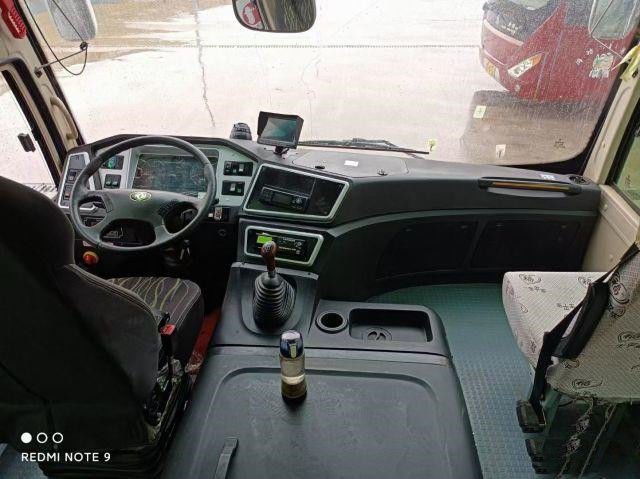 Gebruikte Dongfeng-Bus 22 Zetels gebruikte van het de Motor96kw 2020 Jaar van Mini Bus EQ6660 Weichai Lage de kilometer Goede Voorwaarde
