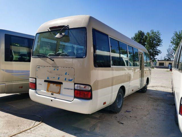 De gebruikte Toyota-van de Zetelsbureaus van de Onderlegger voor glazen 17-30 Seater Luxe Benzine LHD 2017 Gemaakt in Japan
