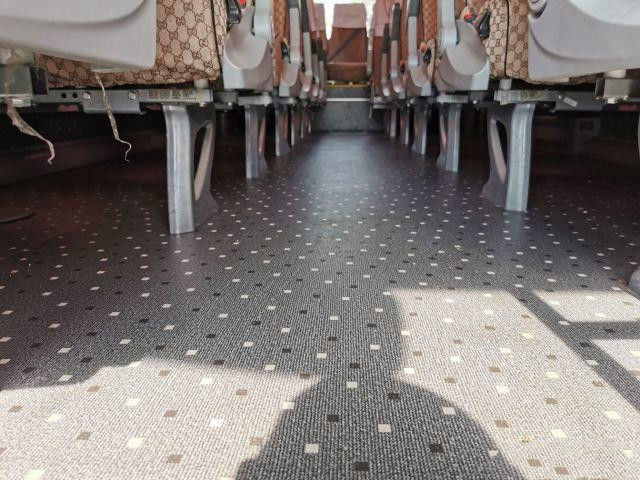 De gebruikte Hogere Bussen van Toyota voor Zetels van de Aandrijvingsmini car kinglong bus coach XMQ6802 35 van Filippijnen Hiace de Rechtse