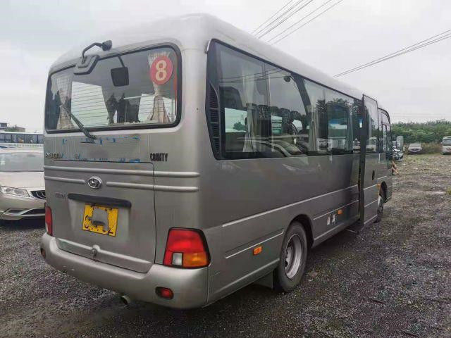 11 van de zetelsbus de Gebruikte Mini Bus CHM6710 Goede Voorwaarde van Bus Max Diesel Tank Engine Dimensions Hyundai Oorsprong