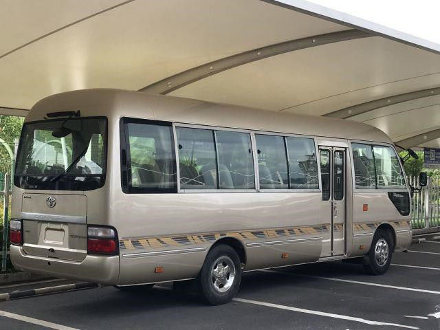 De Onderlegger voor glazen Witte Gouden van de bus Tweede Hand voor de Onderlegger voor glazen van Voorraadnegeria LHD Mini Bus Diesel Promition Price Toyota