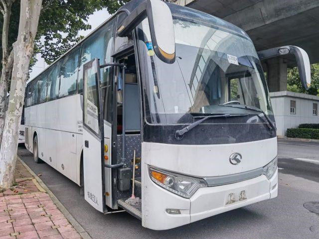 De gebruikte Kinglong-Bus Lage Kilometer gebruikte Bus Bus For Africa 50 Zetels Enige Deur Modelxmq6112