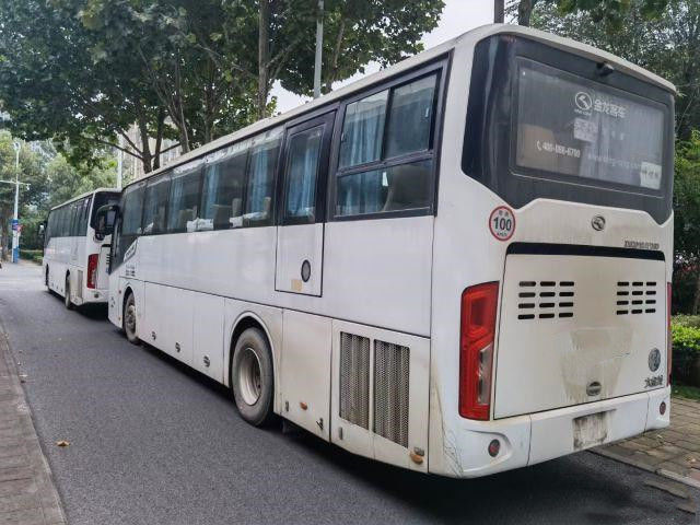 De gebruikte Kinglong-Bus Lage Kilometer gebruikte Bus Bus For Africa 50 Zetels Enige Deur Modelxmq6112