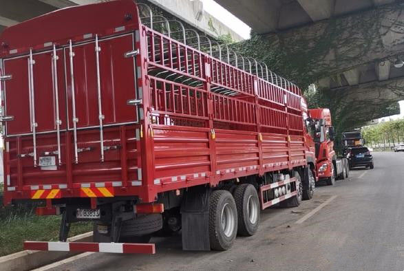 Dong-Feng 8x4 420hp China Gebruikte Vrachtwagen Cargo Trcuk Gloednieuwe LHD/RHD