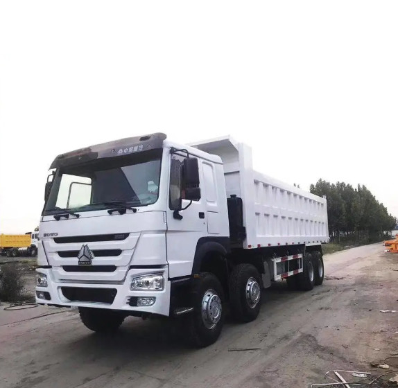 De gebruikte Multi van de de Vrachtwagen8x4 Aandrijving van Kleurenhowo Drump Wijze Sinotruk Howo 375Hp Tipper Truck