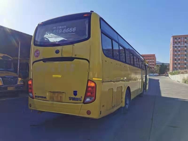 60 Achter de Motoryutong Gebruikte Bus Company Commuter Bus van de Zetels 2013 Jaar Gebruikte Bus Zk6110