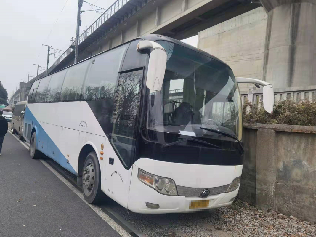 51 de zetels gebruikten de Gebruikte Bus Bus van Yutong ZK6110 Bus 2010 Dieselmotoren van de Jaarleiding RHD