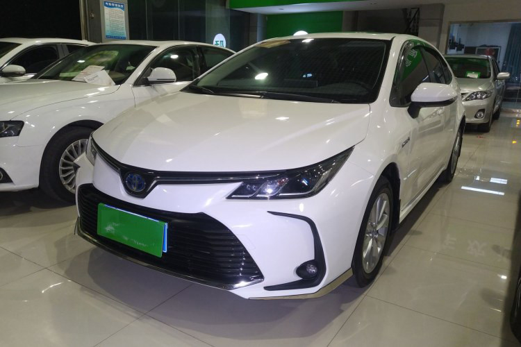 Het gebruikte Corolla-Voertuig van Autonew energy met Corolla 20191.2T s-CVT bereidt 5 Zetels Witte Kleur 4 de Auto van de Deuren de wegSedan