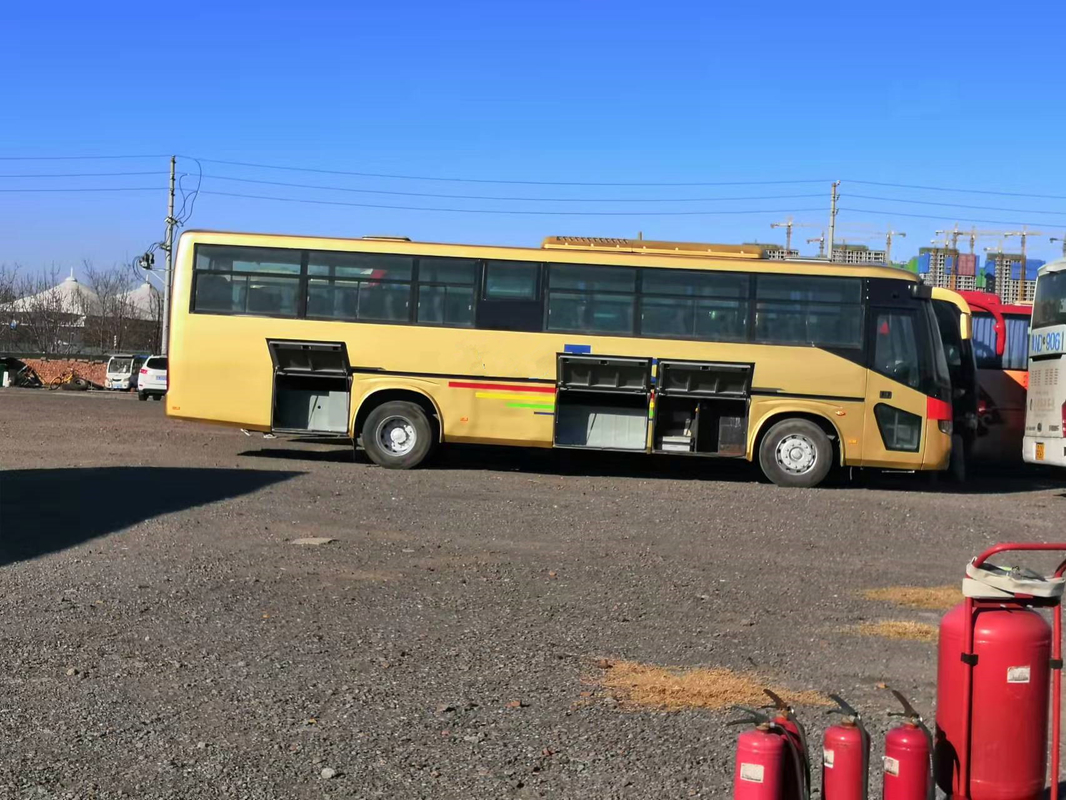 Yutongbus 53 de Seaters Gebruikte ZK6116D-Bus Bus Diesel Front Engine van de Bus Tweede Hand