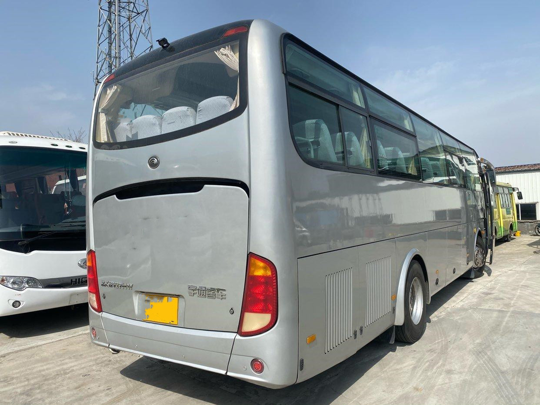 De tweede Handbus Yutong 47 Zetelspassagier Diesel per bus vervoeren gebruikte Bussen van de de Zetels de LHD Gebruikte Stad van Busbuses with leather