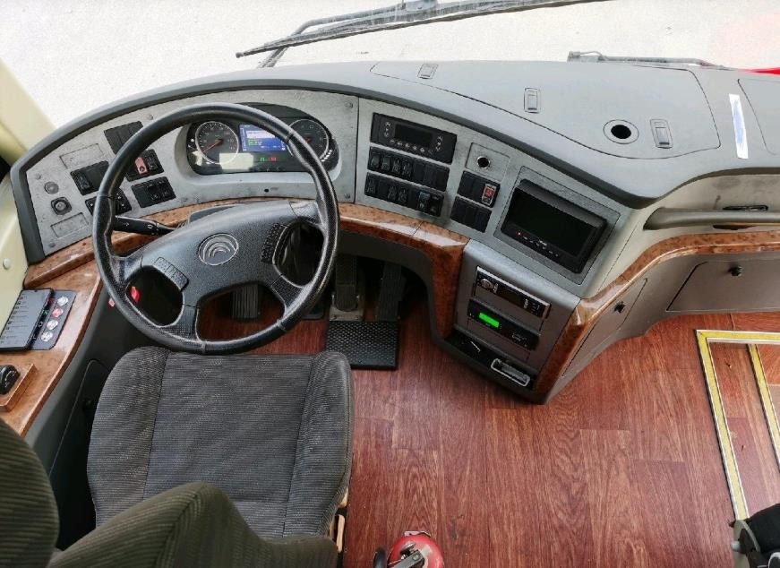 De gebruikte het Sightseeingsbussen Over lange afstand van Yutong gebruikten Interlokale Diesel van Busbuses passenger used Bussen