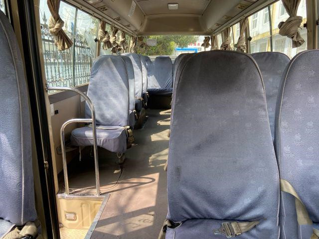 De gebruikte Toyota-Onderlegger voor glazen Mini Bus in het jaar van 2011 gebruikte van de Diesel de Hand In werking gestelde Bus Deurbussen Gebruikte Luxe met 23 Zetels
