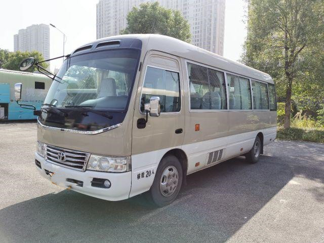 De Gebruikte Bus van Toyota Onderlegger voor glazen met Volledig Materiaal 20 de Zetels Gebruikte van het het Jaar Glijdende Venster van Mini Bus In 2012 Bus van de Benzinemunual