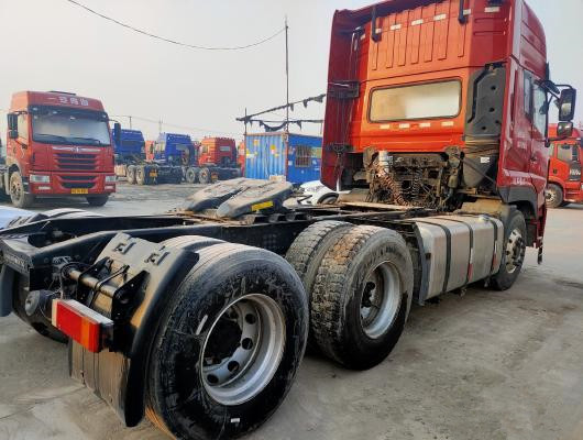 De gebruikte vrachtwagentractor 420hp gebruikte Tractor Hoofd6*4 50tons voor de vrachtwagen van de verkooptractor