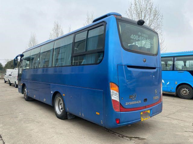 De gebruikte Bus Bus 37 Zetels Yutong Zk6888 vervoert en traint bus rechtse aandrijving per bus