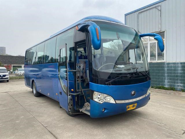 De gebruikte Bus Bus 37 Zetels Yutong Zk6888 vervoert en traint bus rechtse aandrijving per bus