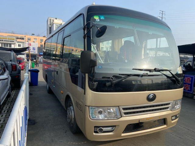 De Bussen van tweede Handyutong ZK6728 gebruikten Gouden de Motorbussen 28 van Kleurenyuchai het Jaar van Bus In 2019 van de Passagiersbus