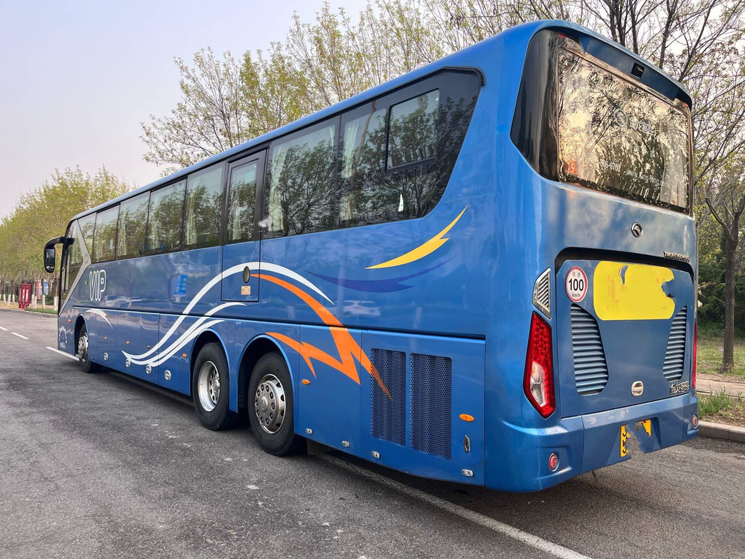 De Kinglongbus Nieuwe XMQ6135 gebruikte Bus Buses 56 Zetels LHD Front Engine Double Axle