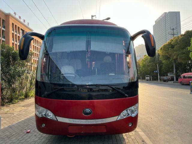 De rechtse van de Busbus luxury 39seats van Yutong Zk6888 van de Aandrijvingsbus van de de Stadsbus Motor van Yuchai