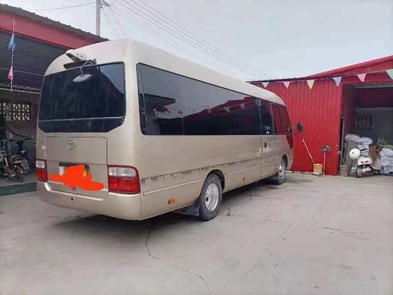 2013 Jaar 30 Zetels Gebruikte Onderlegger voor glazen Bus Gebruikt Mini Bus Toyota Coaster Bus met 15B-Dieselmotor