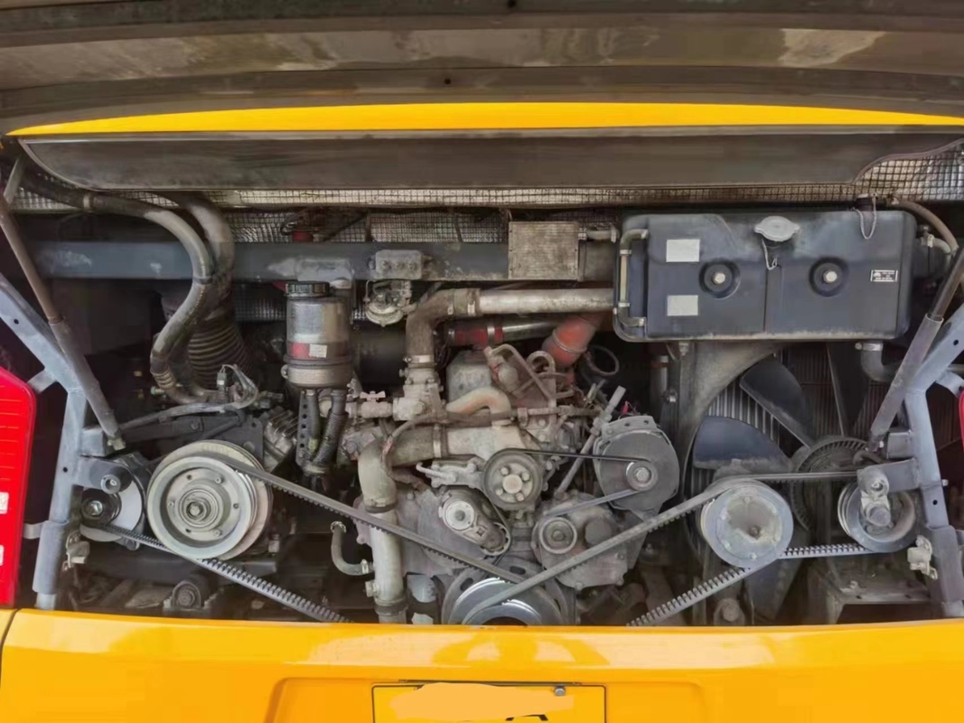 RHD/LHD gebruikte Bus Yutong 60seats 2+3layout Twee Motor van Deuren de Achteryuchai
