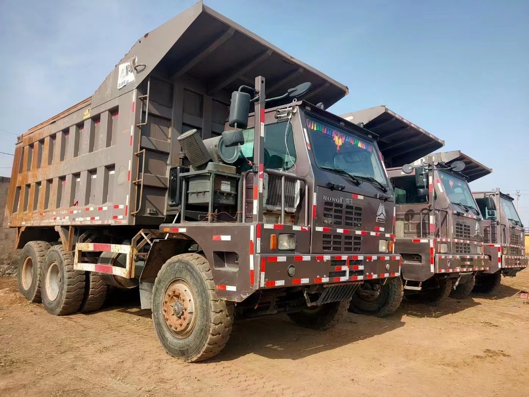 De Chineeshowo Gebruikte Kipwagen van de Stortplaatsvrachtwagen met 430HP-Motor 120 Ton Load Used For Mine