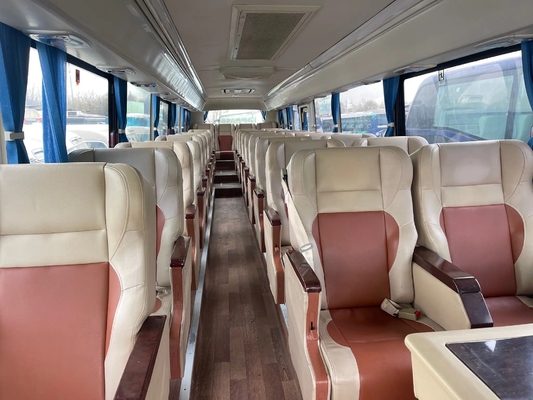De gebruikte Luxe vervoert de Zetels die van 12meters per bus 33 de Motor Tweede Hand Foton BJ6120 verzegelen van Vensteryuchai