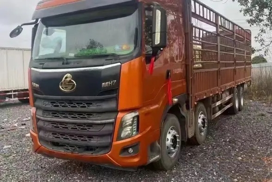 de 2de Hand Lorry Orange Color 12 meet 8×4-Motor 6 van Yuchai van de Aandrijvingswijze de Vrachtwagen van de Cilinders420hp 2021year Dongfeng Lading