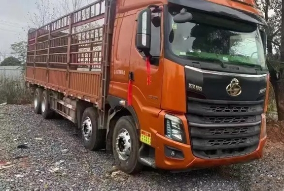 de 2de Hand Lorry Orange Color 12 meet 8×4-Motor 6 van Yuchai van de Aandrijvingswijze de Vrachtwagen van de Cilinders420hp 2021year Dongfeng Lading
