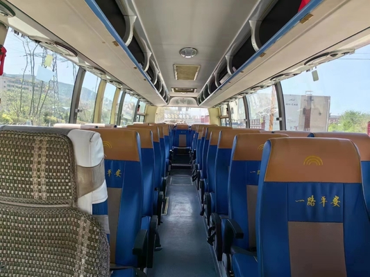 Tweede Handbus 47 Zetels verdubbelt Deuren die Bus ZK6107 verzegelen van Yutong van de VensterAirconditioner de Gouden Kleur Gebruikte